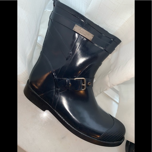 Boots - Picture 4 of 7